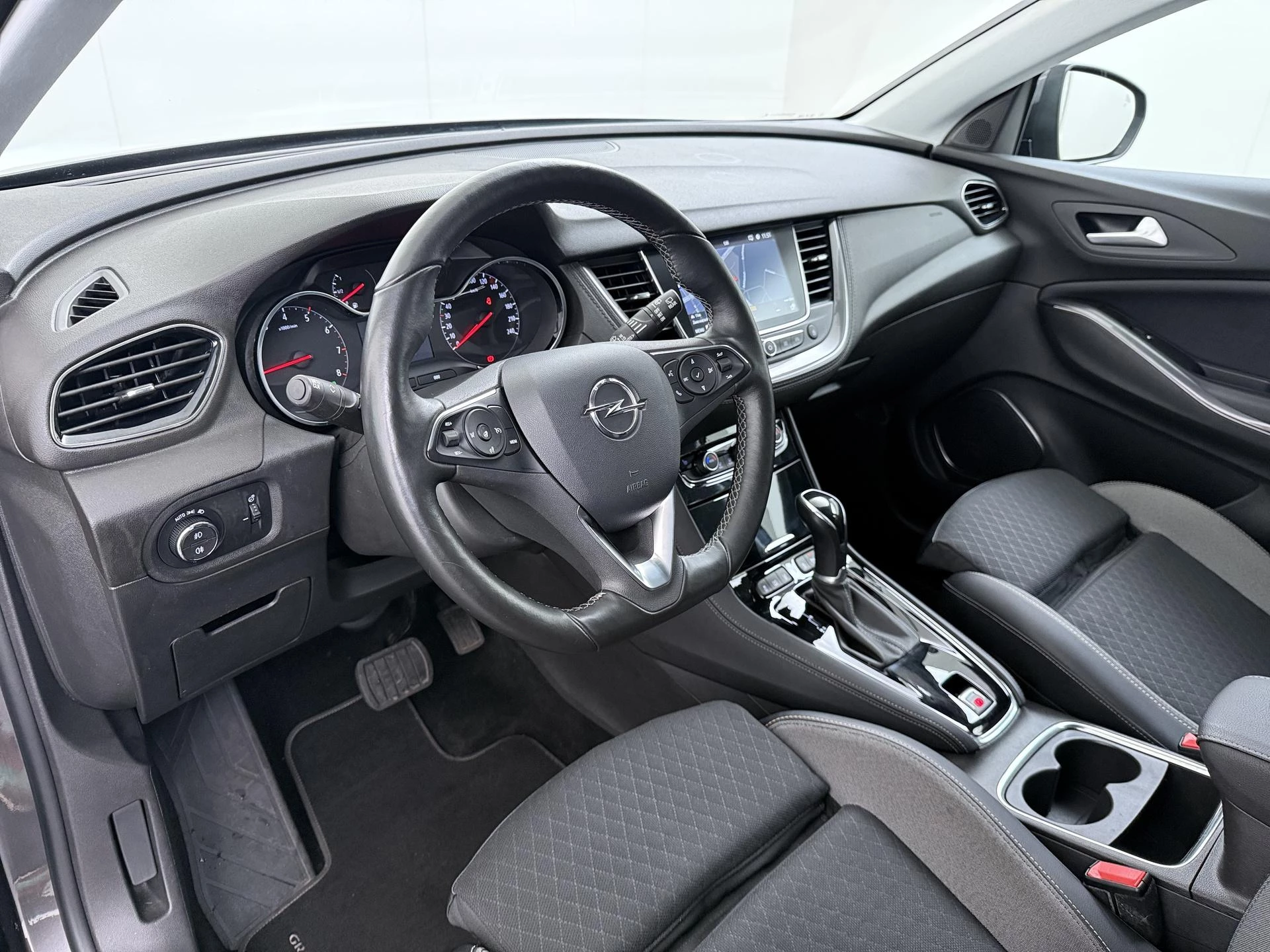 Opel-Grandland X-image-13
