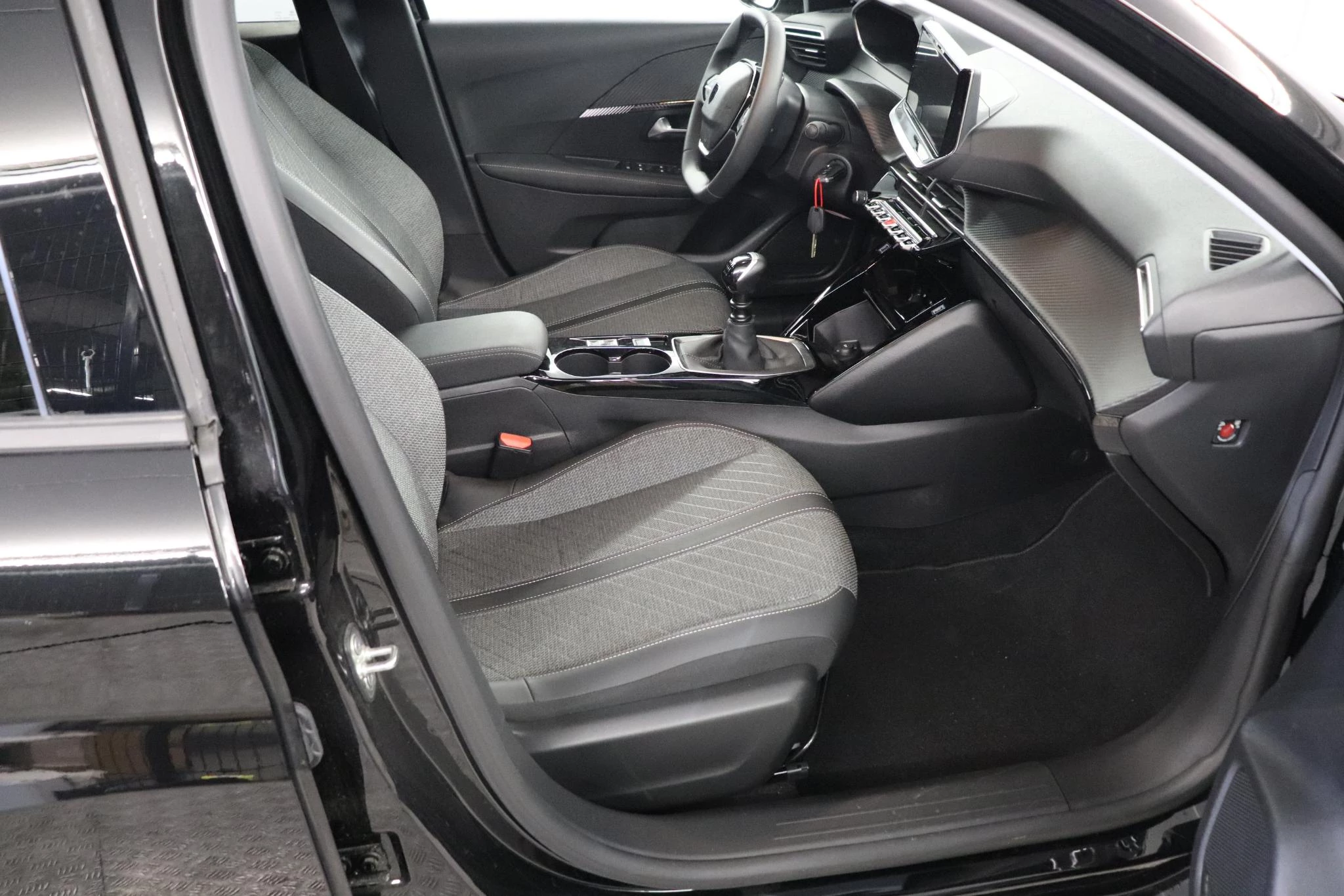 Peugeot 208 1.2 HYBRID 136 e-DSC6 Allure