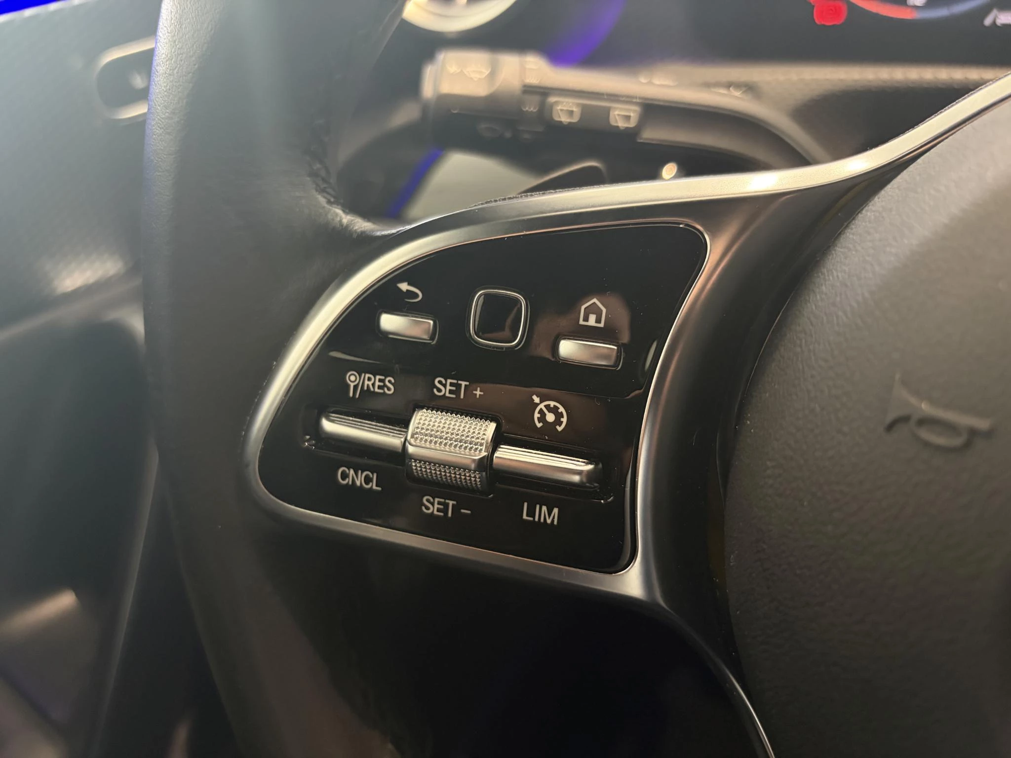 Mercedes-Benz-A-Klasse-image-15