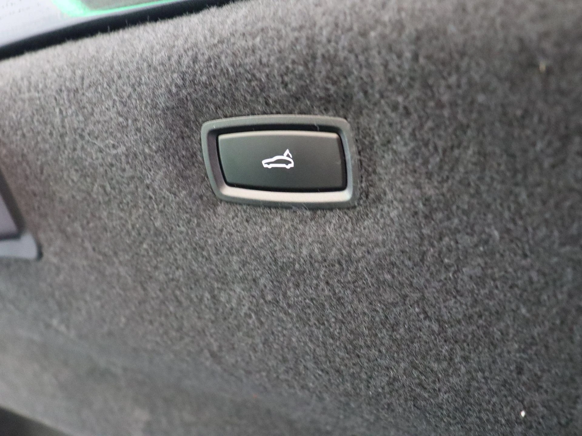 Porsche-Taycan-image-30