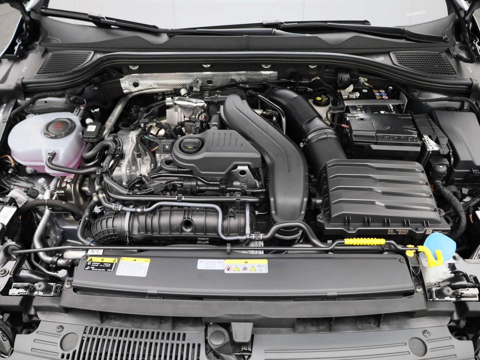 Volkswagen-Golf-image-36