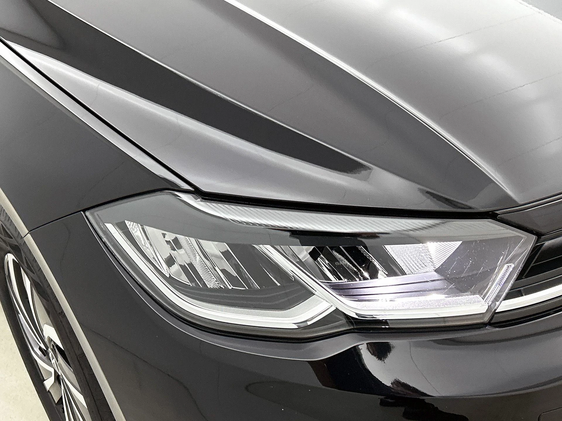 Volkswagen-Polo-image-13