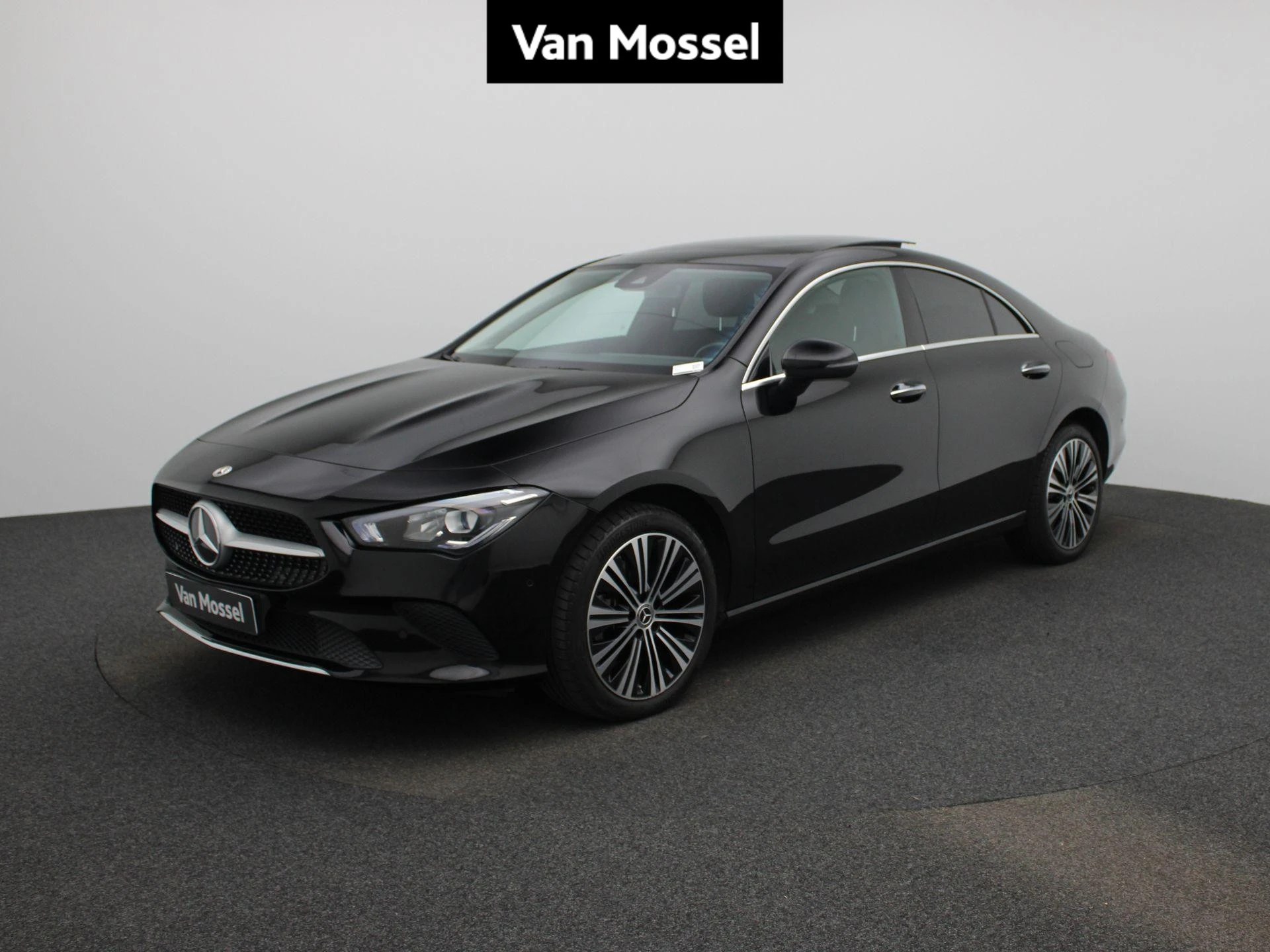 Mercedes-Benz-CLA-image-0