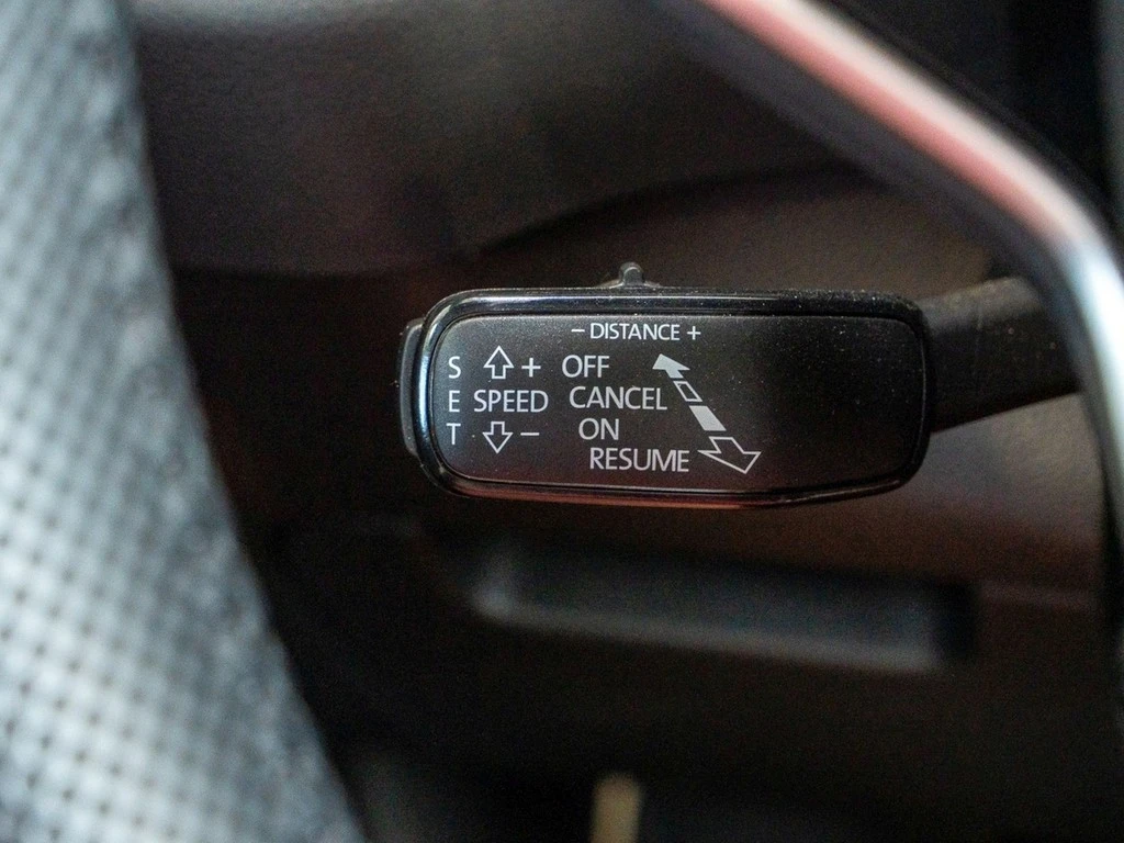 Škoda Karoq 1.5TSI DSG Sportline Navi/ACC