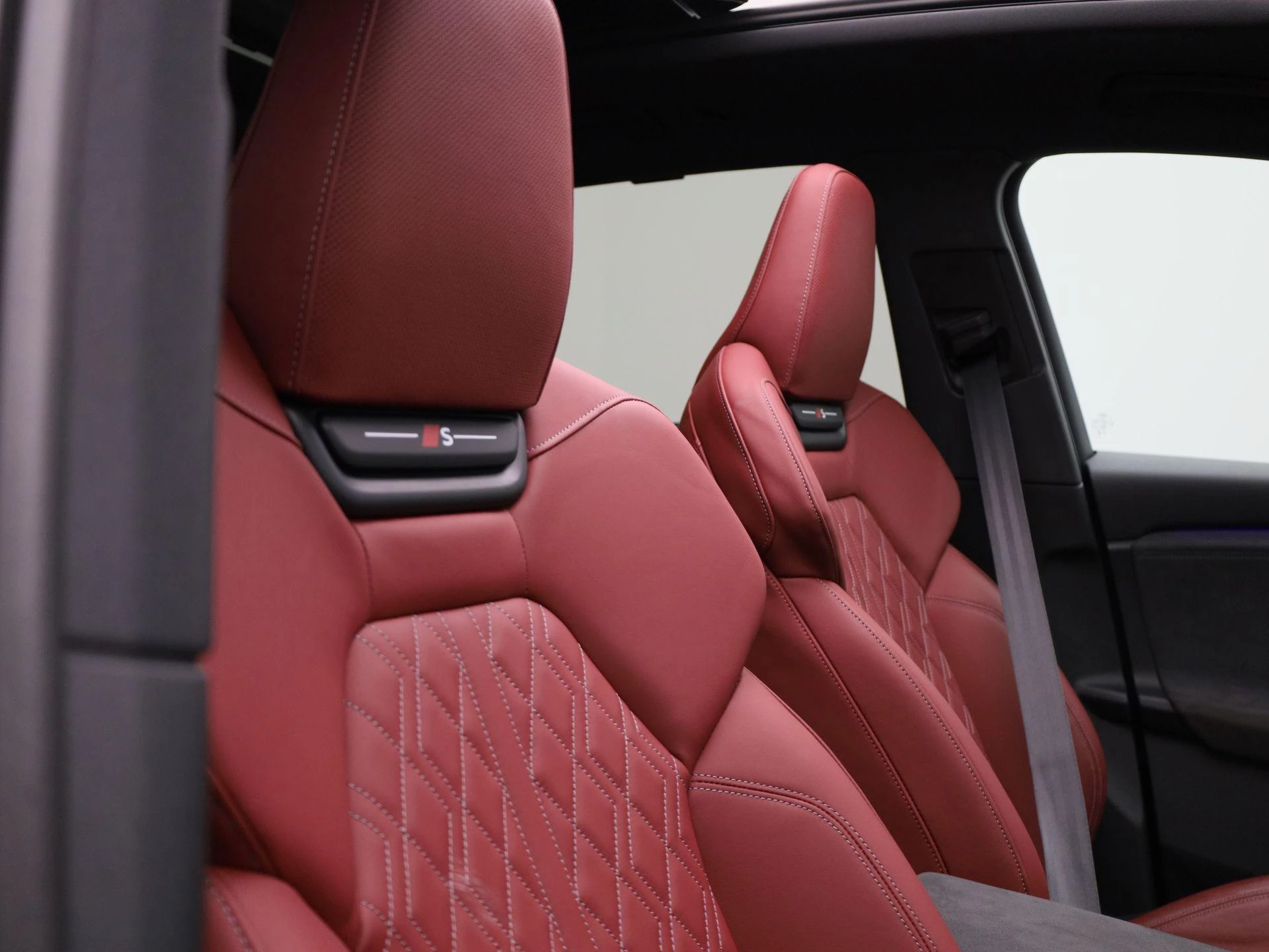 Audi-Q6 e-tron-image-46