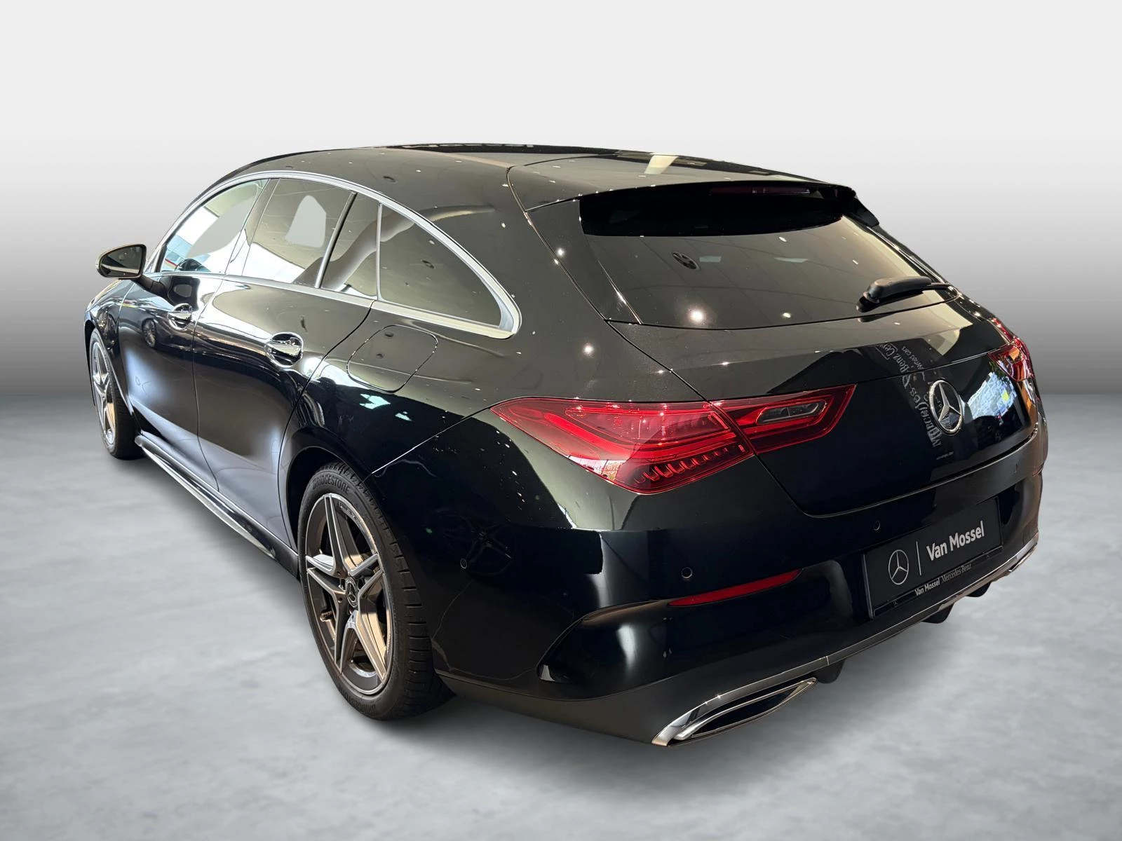 Mercedes-Benz CLA 180 Star Edition Shooting Brake + AMG + PANO + TREKHAAK + SURROUND VIEW +