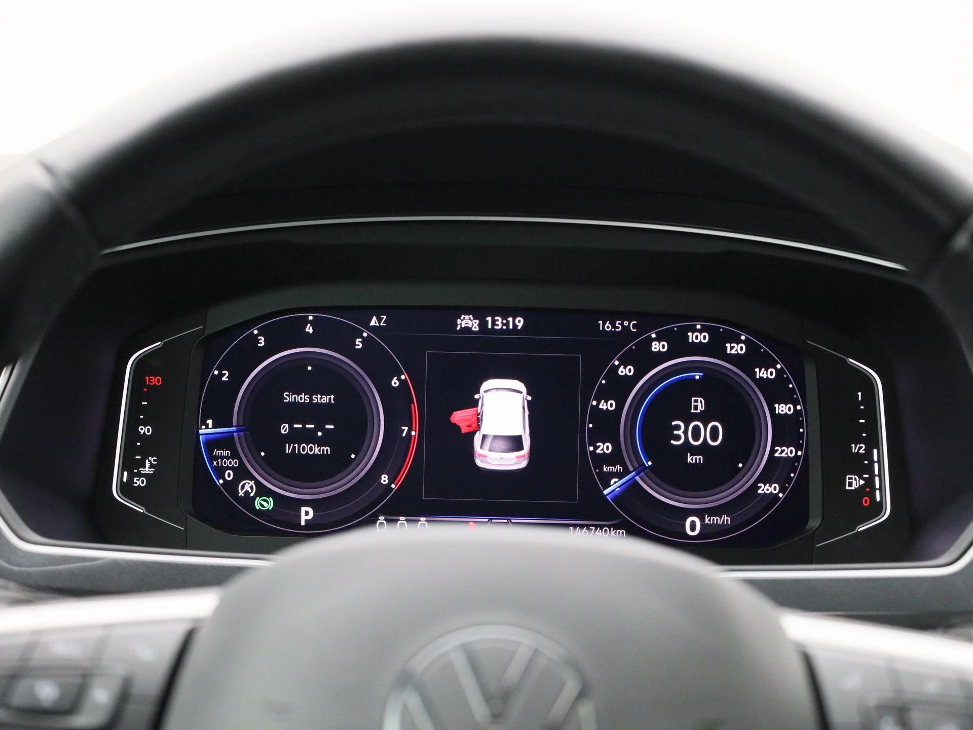 Volkswagen-Tiguan-image-7