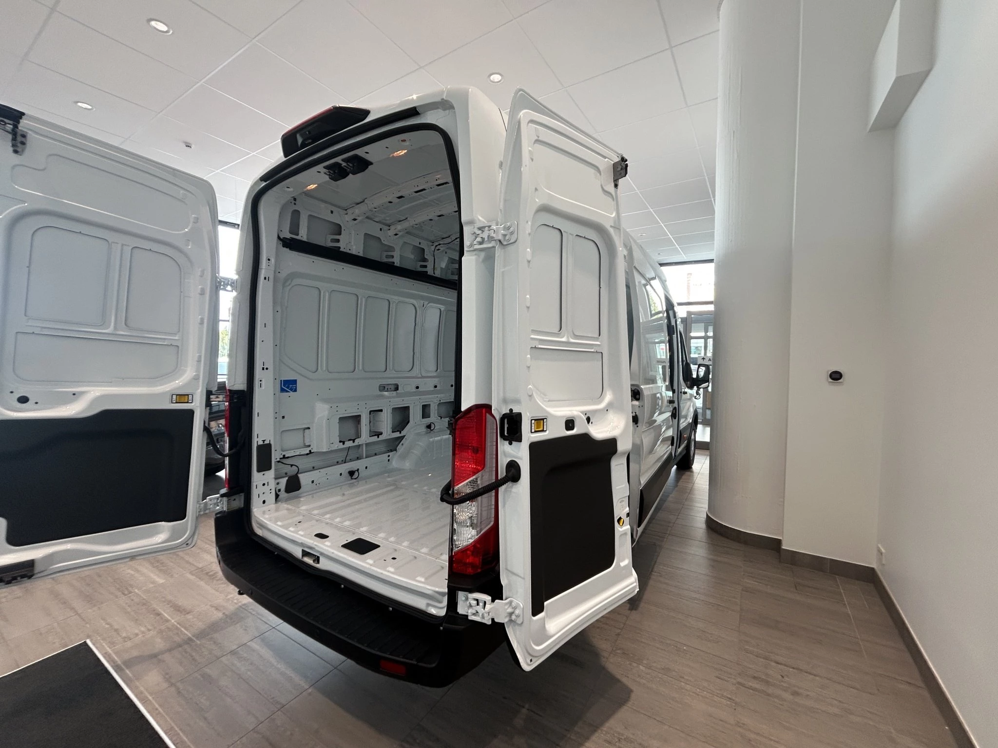 Ford-Transit-image-21