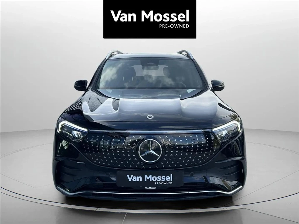 Mercedes-Benz-EQB-image-1