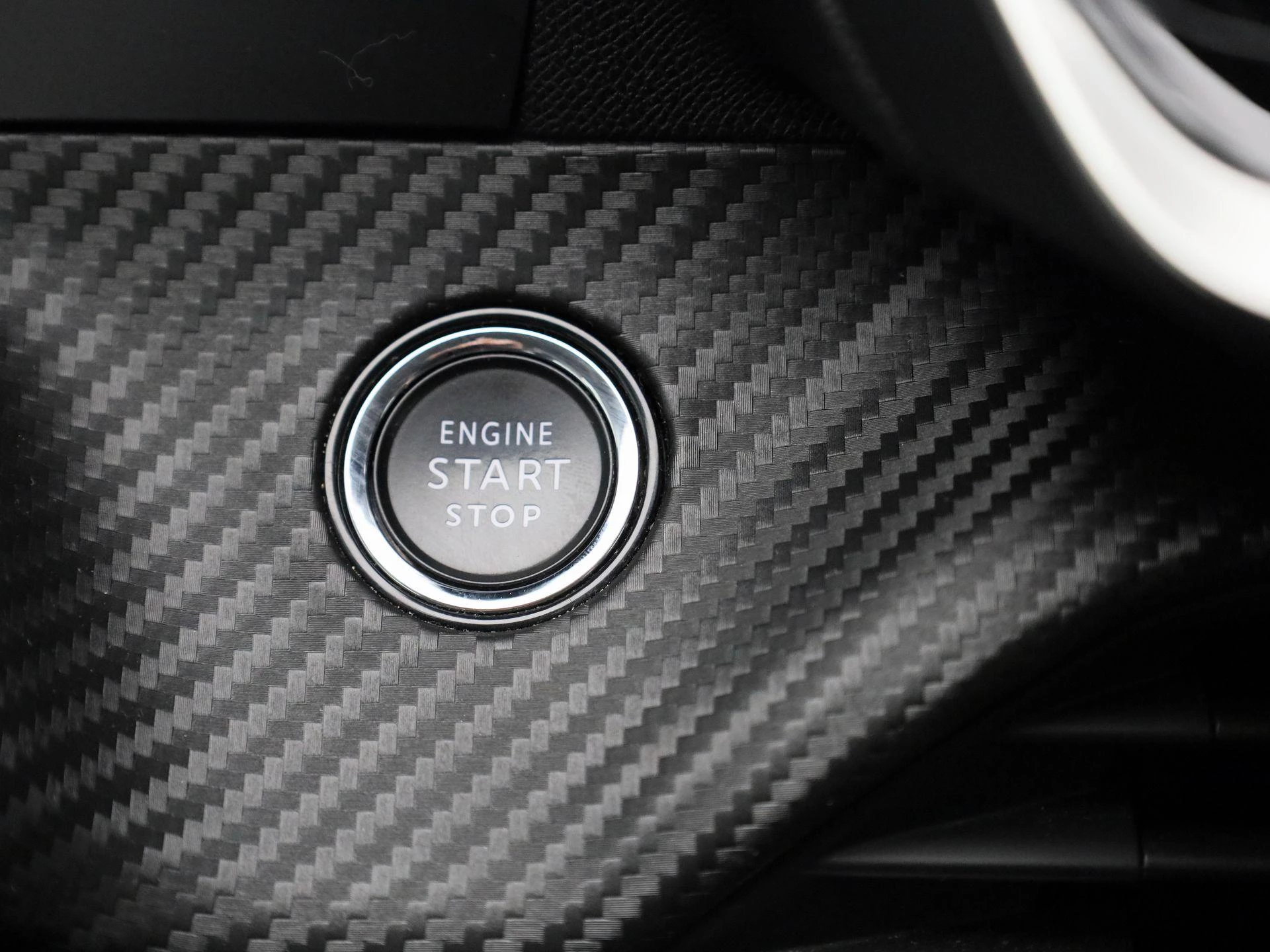 Peugeot e-2008 EV Active 50 kWh