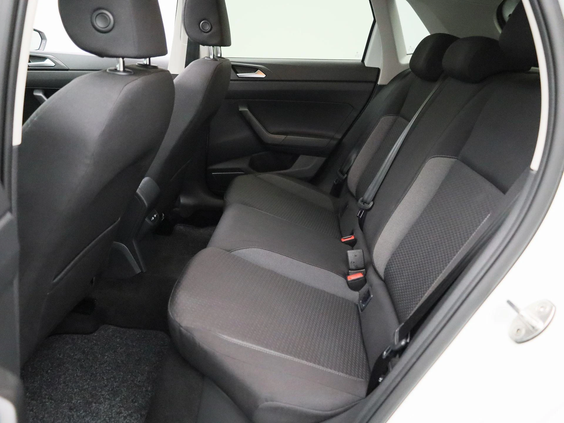 Volkswagen-Polo-image-11