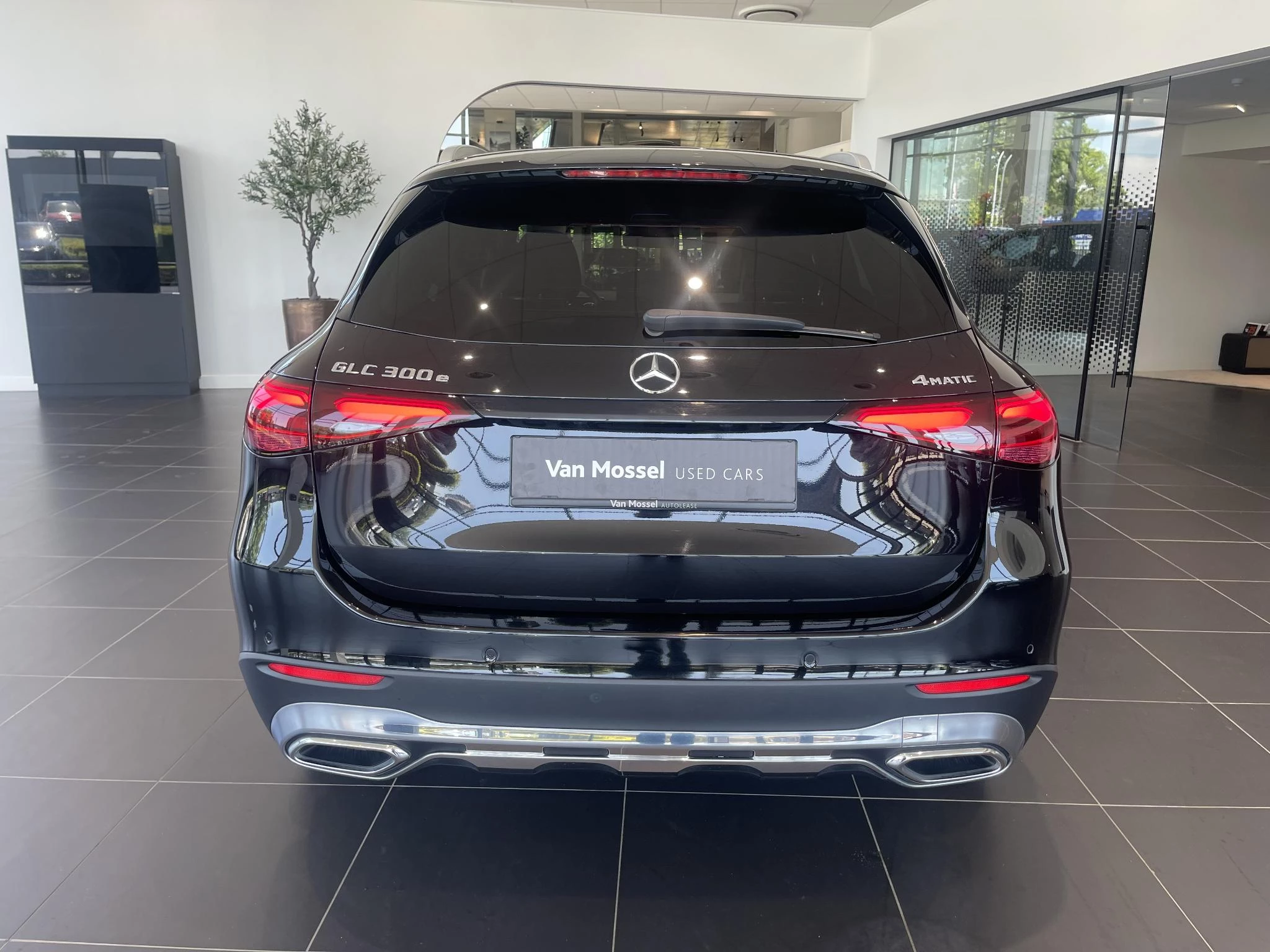 Mercedes-Benz GLC 300 e 4MATIC Luxury Line + LEDER + DIGITAL LIGHT + PANORAMISCH DAK +