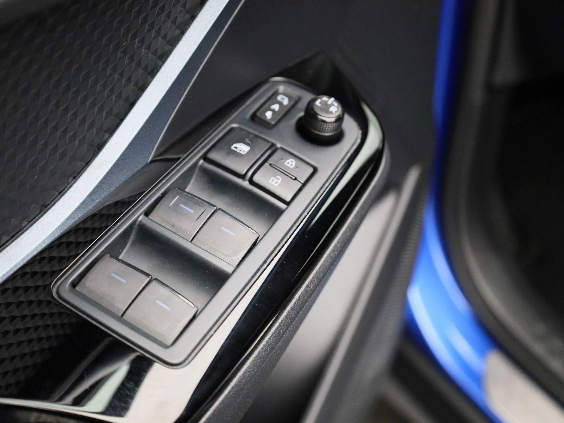 Toyota-C-HR-image-29