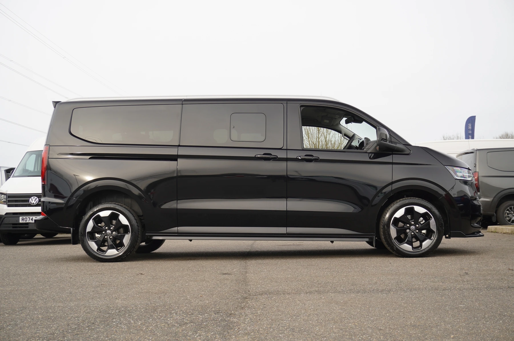 Volkswagen-Transporter-image-3