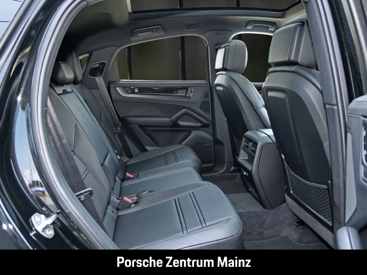 Porsche-Cayenne-image-4