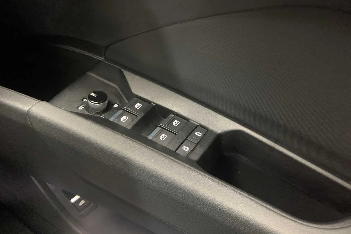Audi-Q4 e-tron-image-26