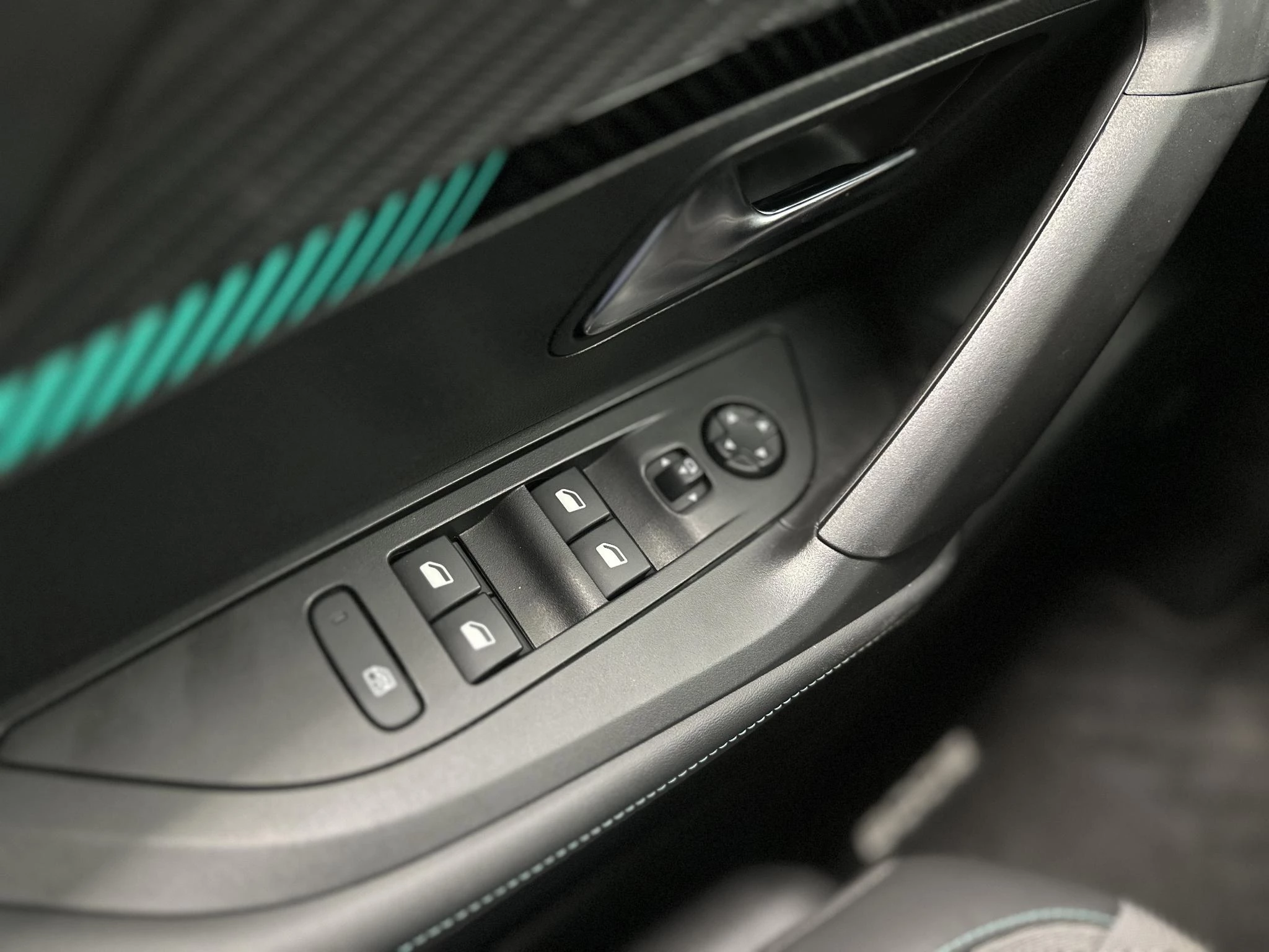 Peugeot-2008-image-17