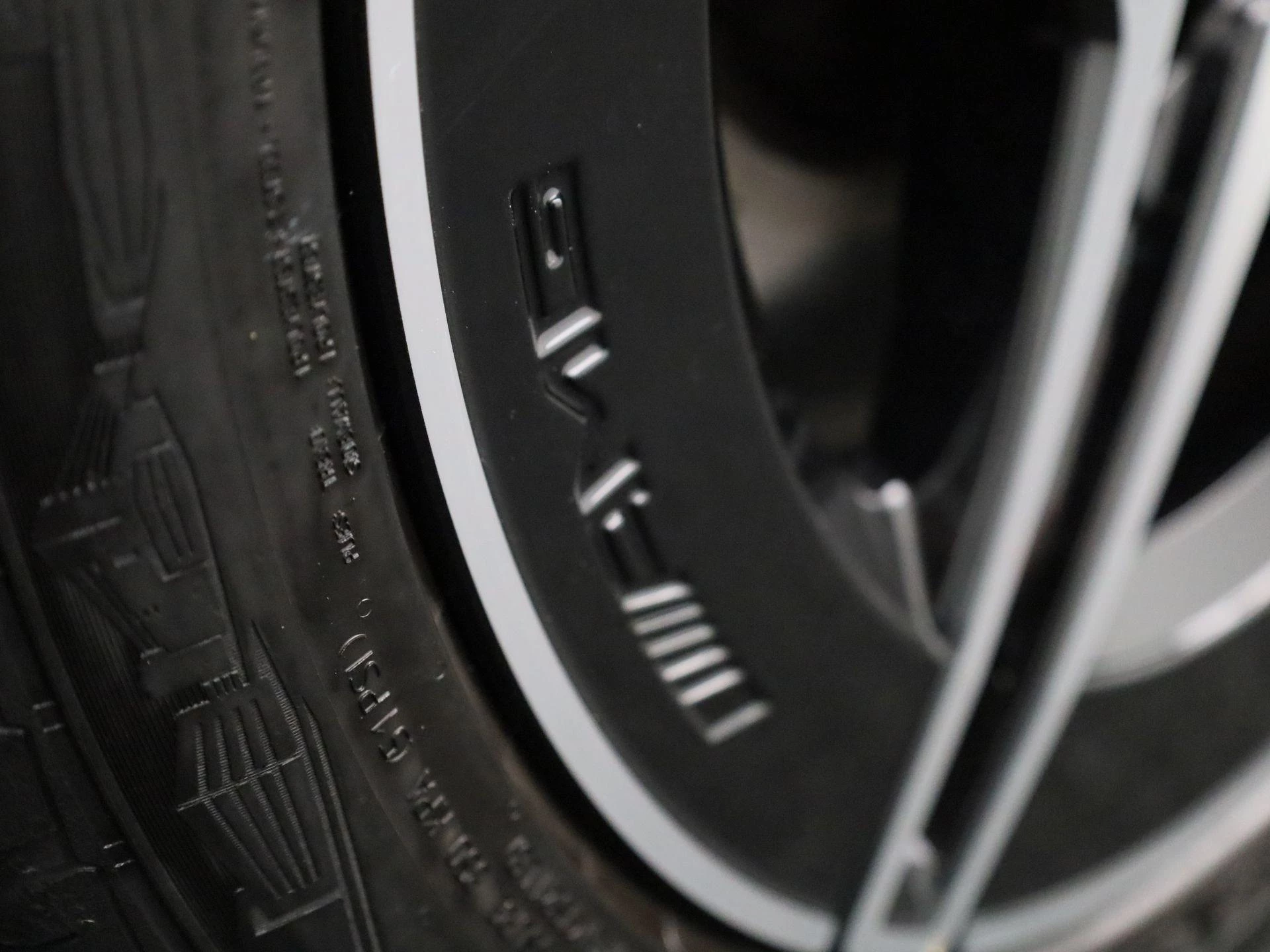 Mercedes-Benz-C-Klasse-image-17