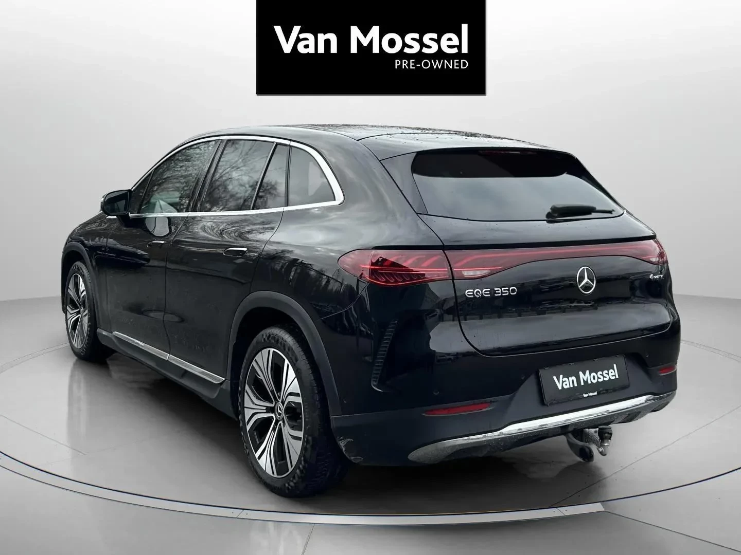 Mercedes-Benz-EQE-image-6
