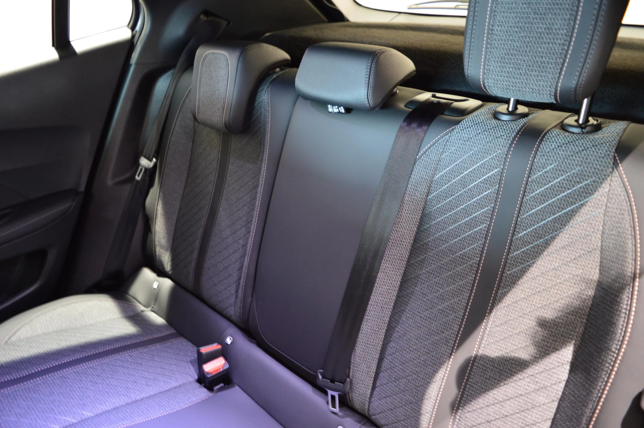 Peugeot-2008-image-9