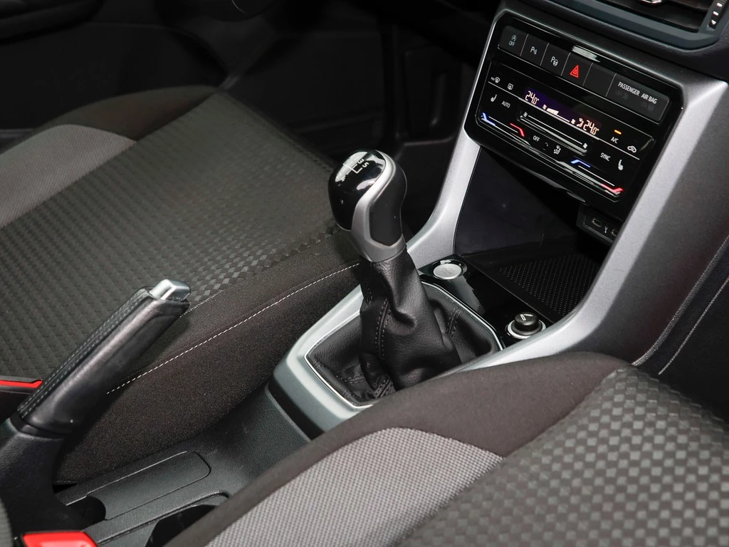 Volkswagen-T-Cross-image-8