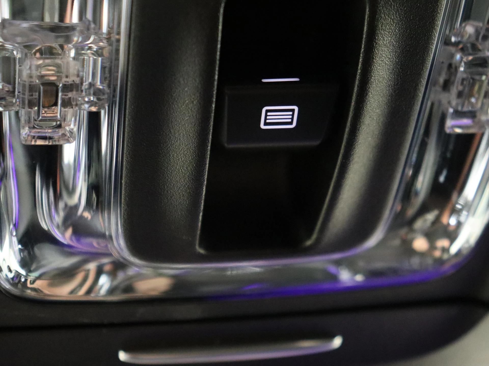 Mercedes-Benz-CLA-image-21