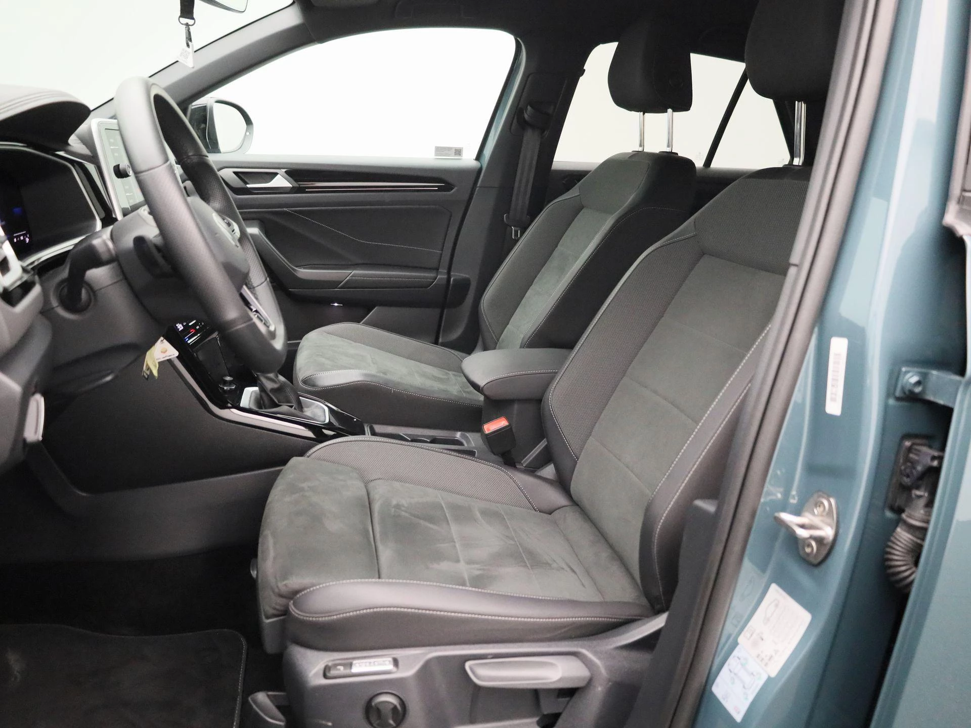 Volkswagen-T-Roc-image-7