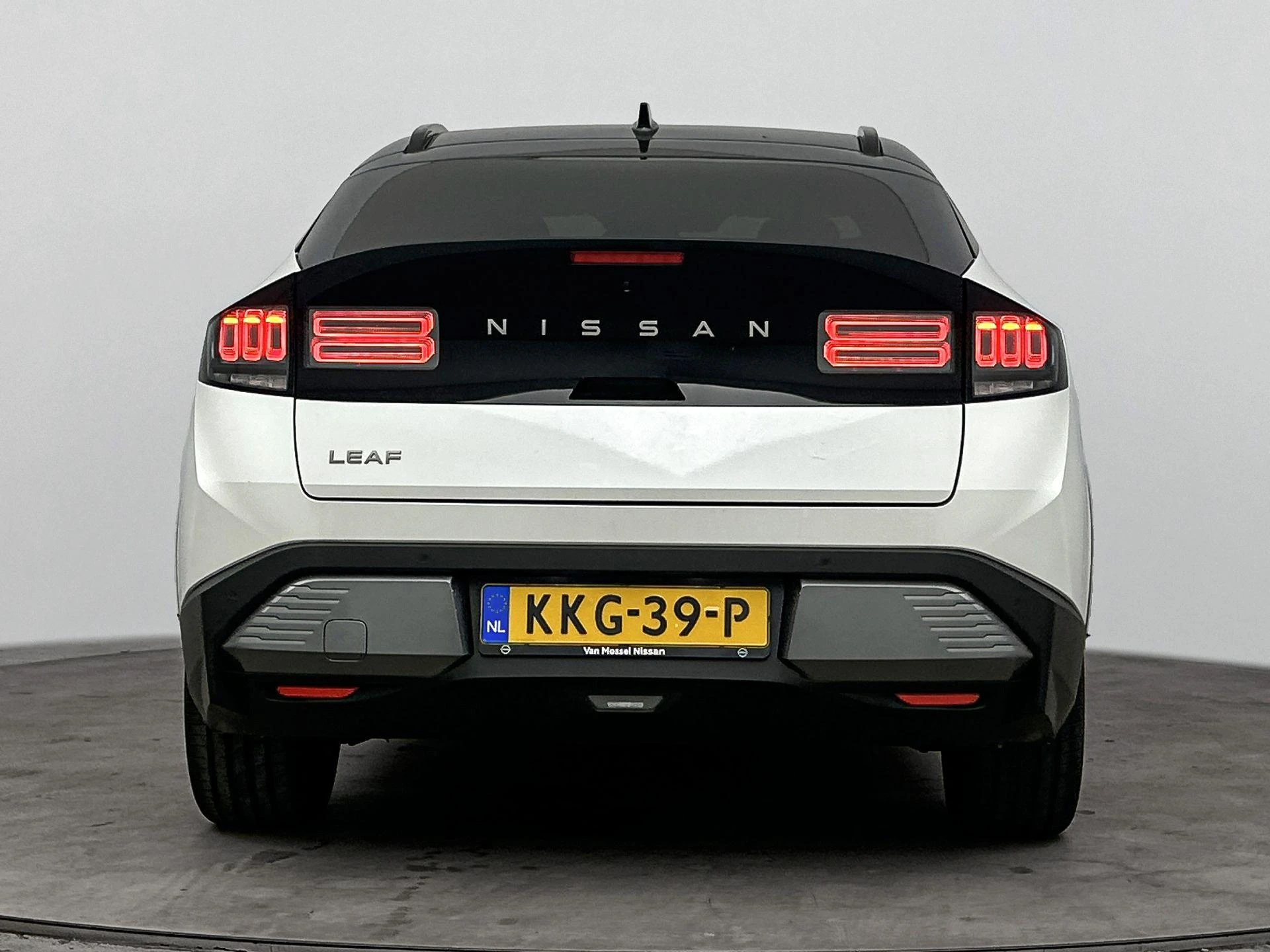 Nissan-Leaf-image-2