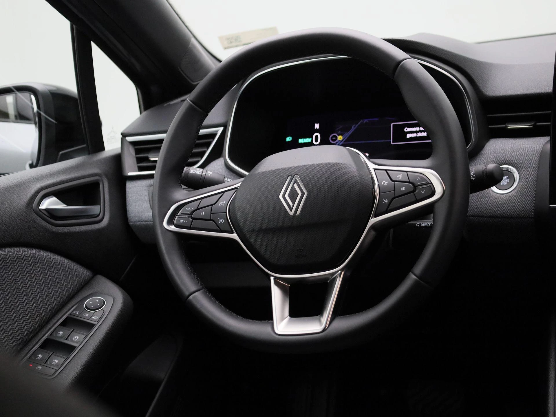 Renault-Clio-image-8