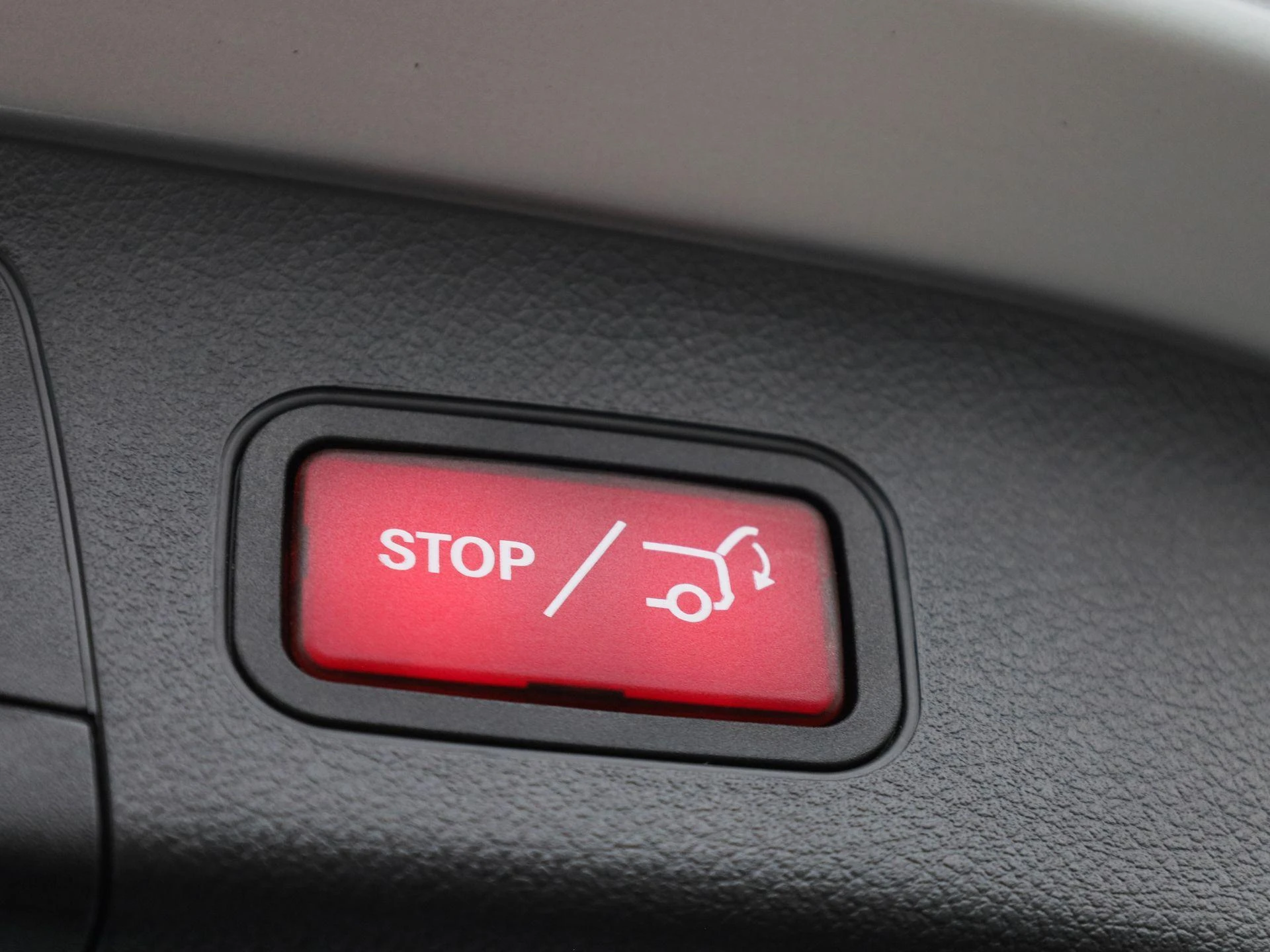 Mercedes-Benz-EQA-image-14
