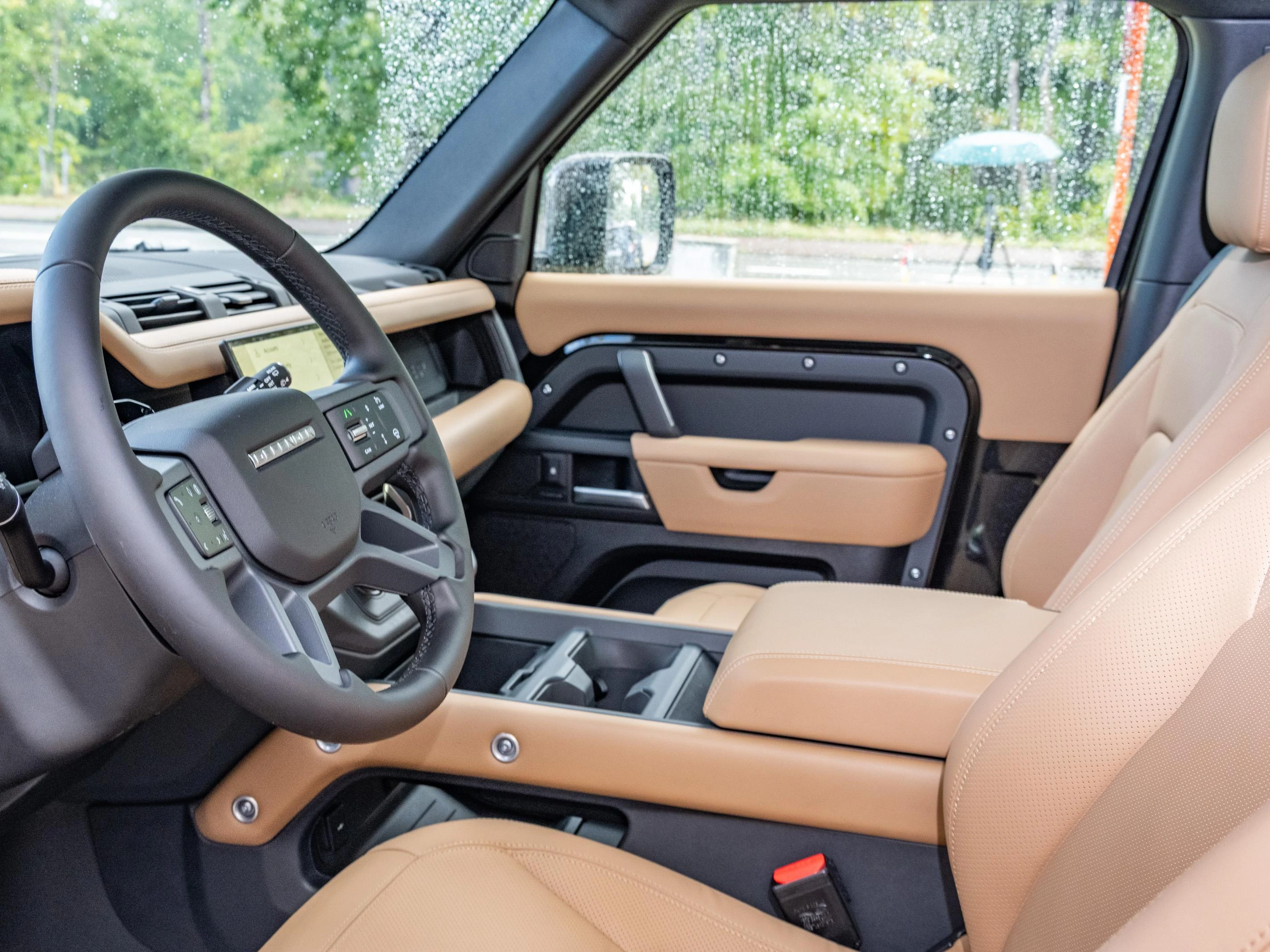 Land Rover-Defender-image-7