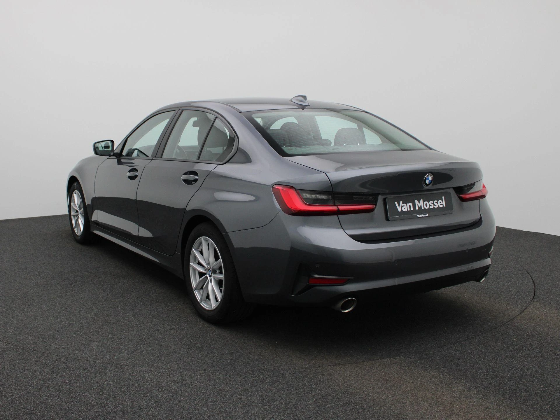 BMW-3 Serie-image-1