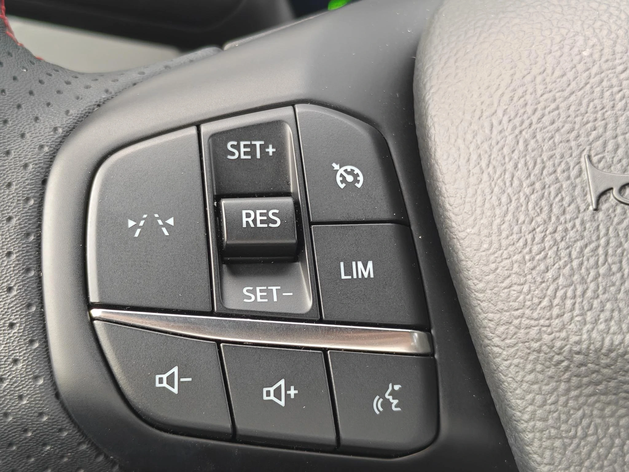 Ford-Kuga-image-11