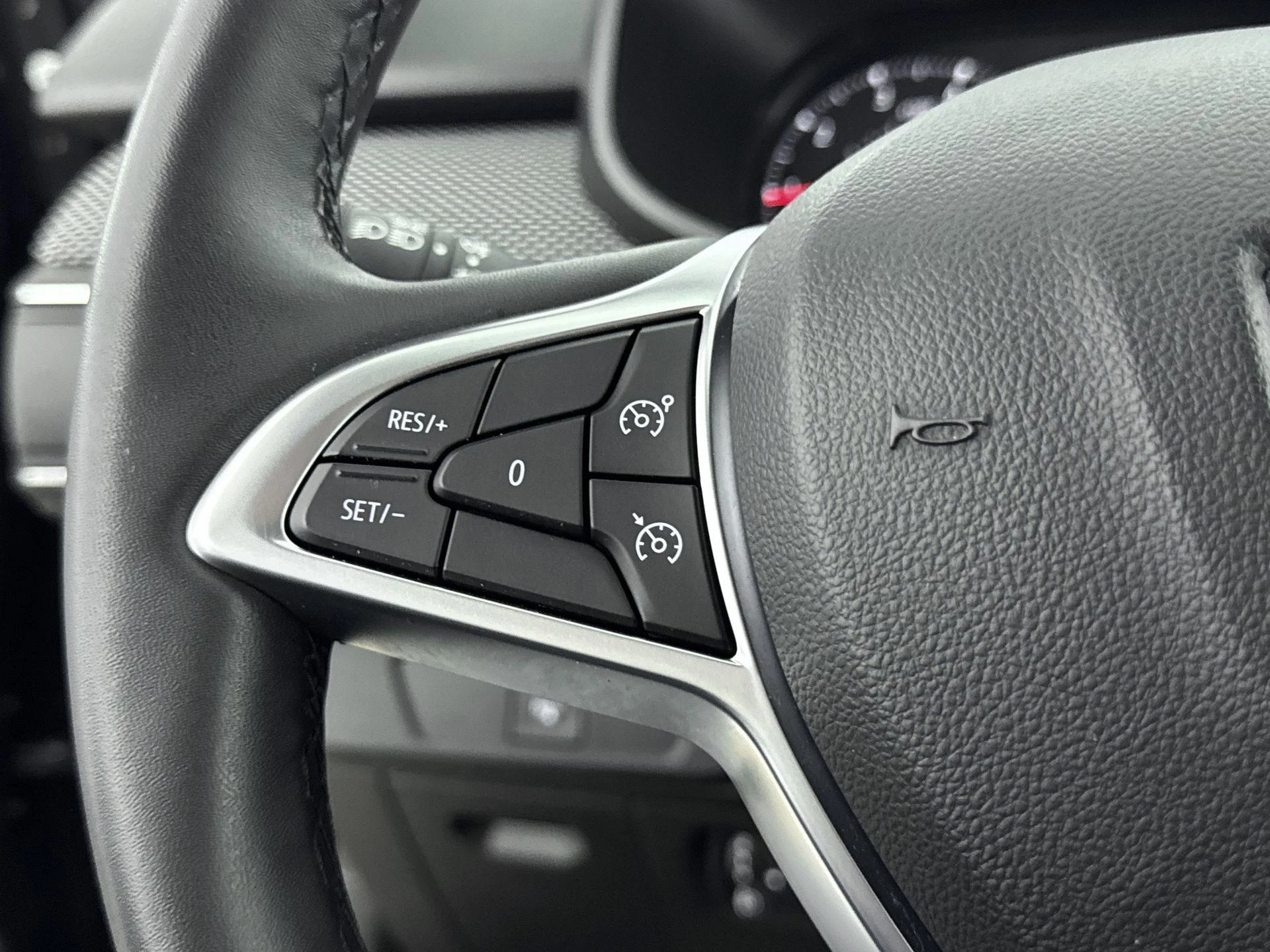 Dacia-Sandero Stepway-image-5