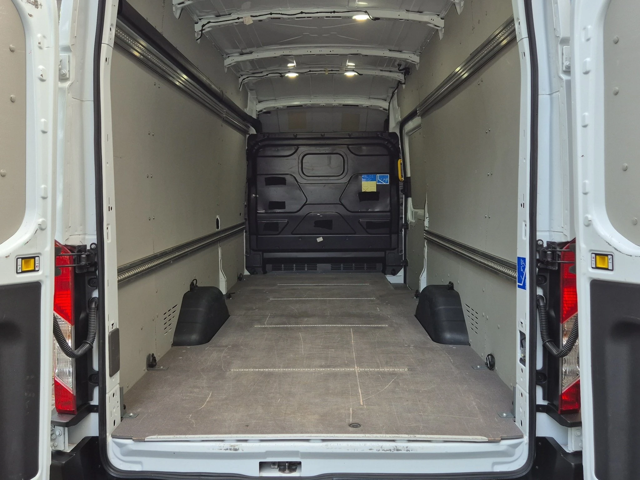 Ford-Transit-image-17