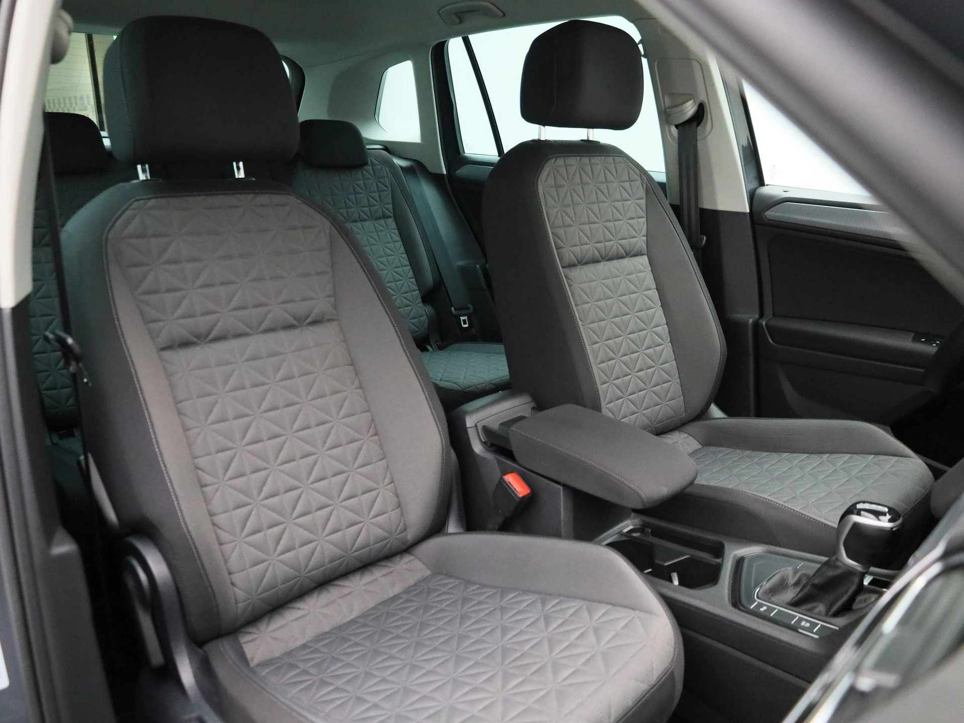 Volkswagen-Tiguan-image-39