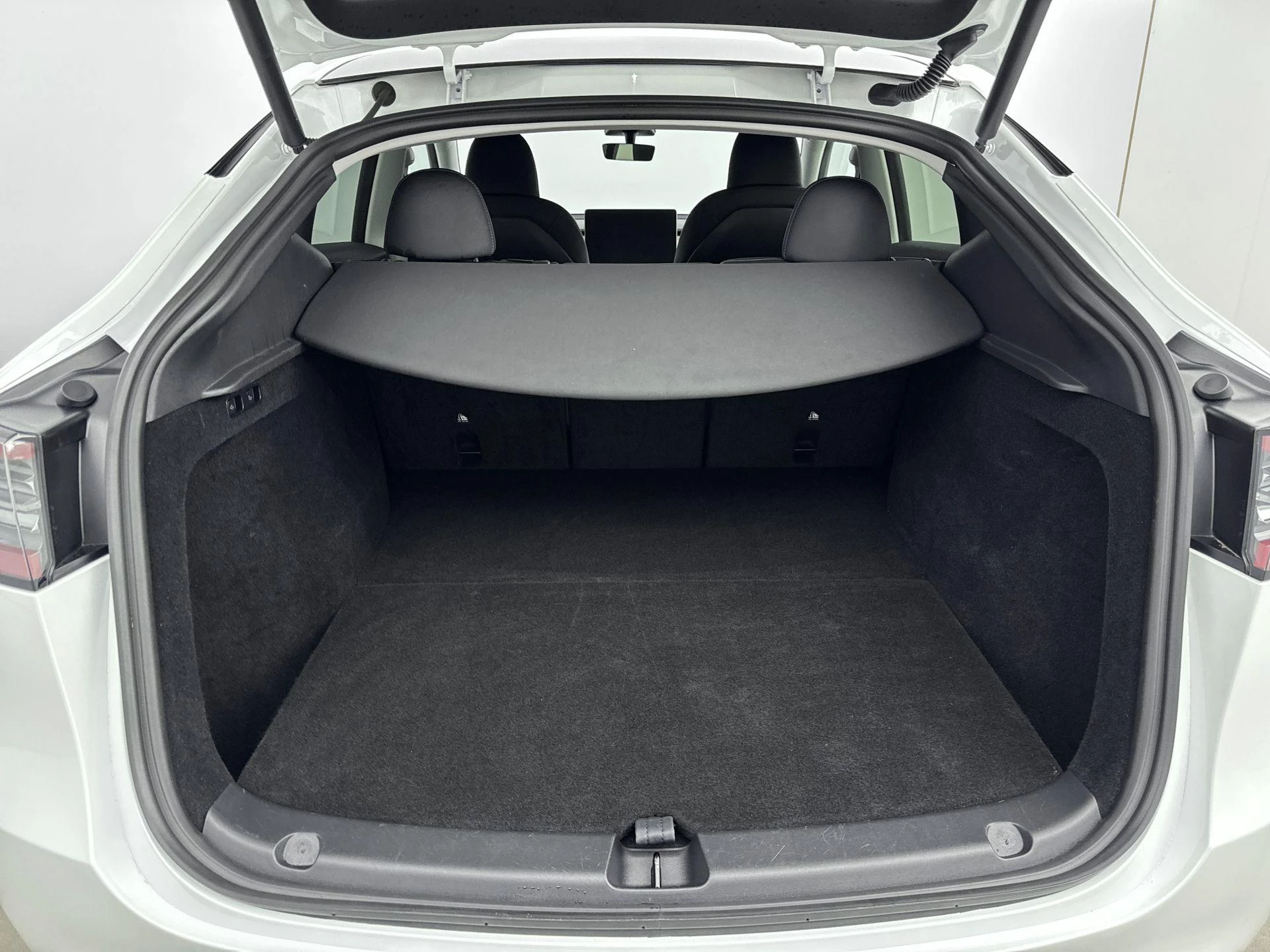 Tesla-Model Y-image-13