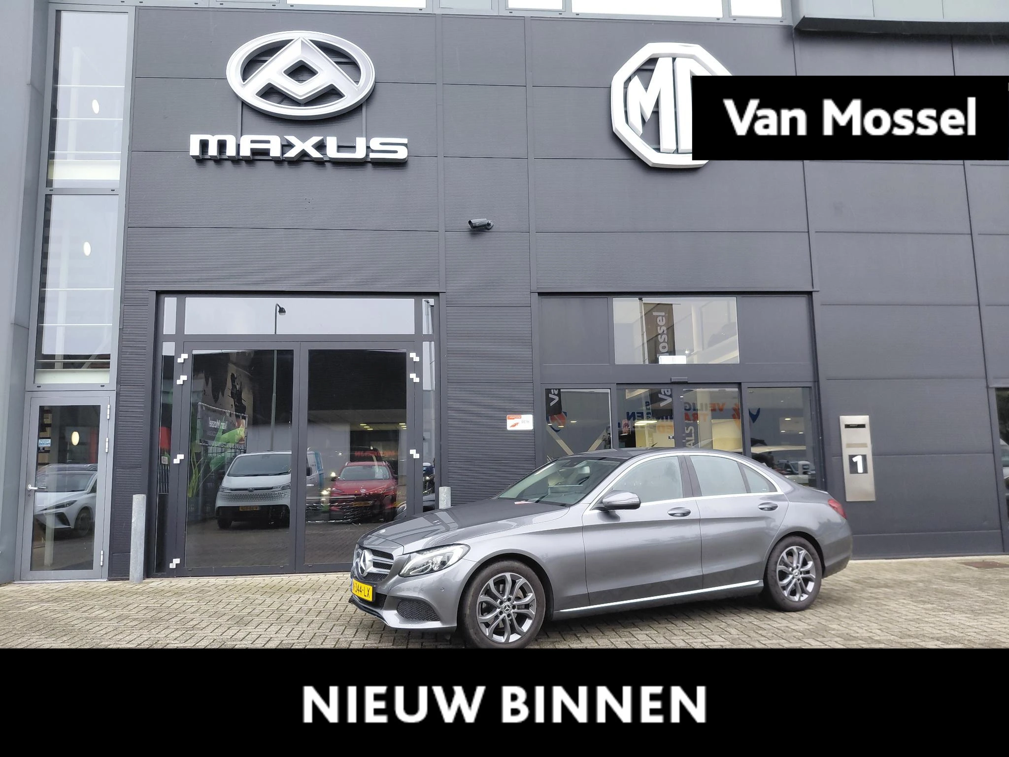 Mercedes-Benz-C-Klasse-image-0