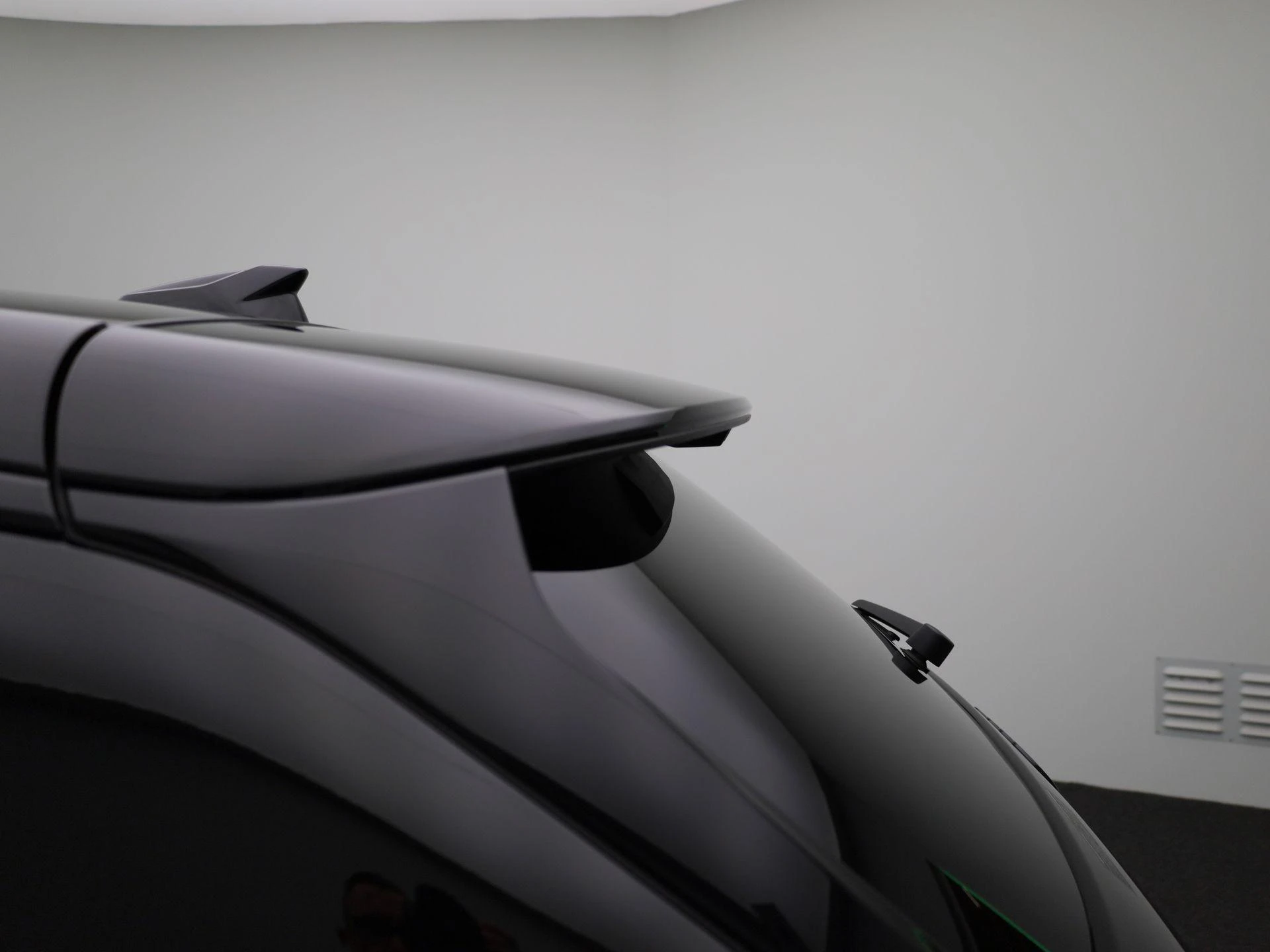 Audi-Q6 e-tron-image-50