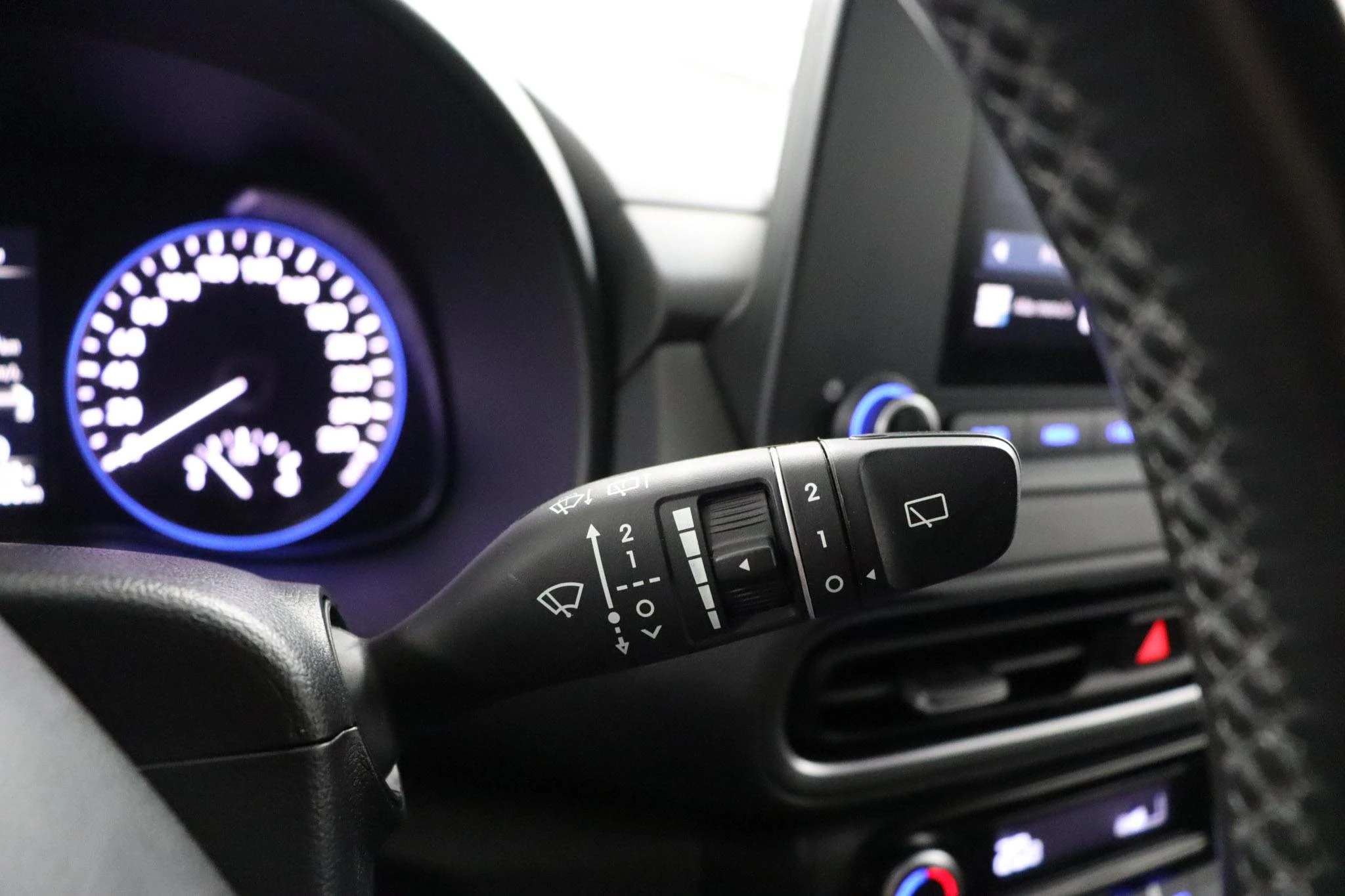 Hyundai-Kona-image-23