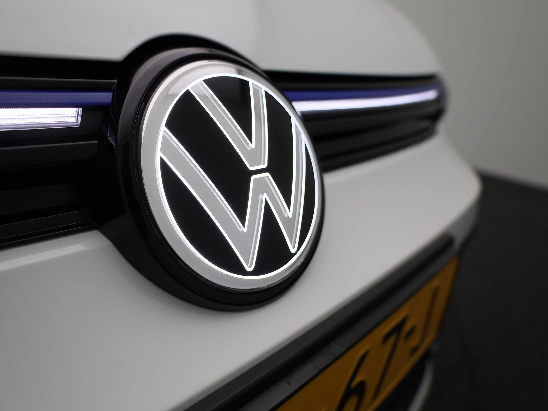 Volkswagen-Golf-image-38