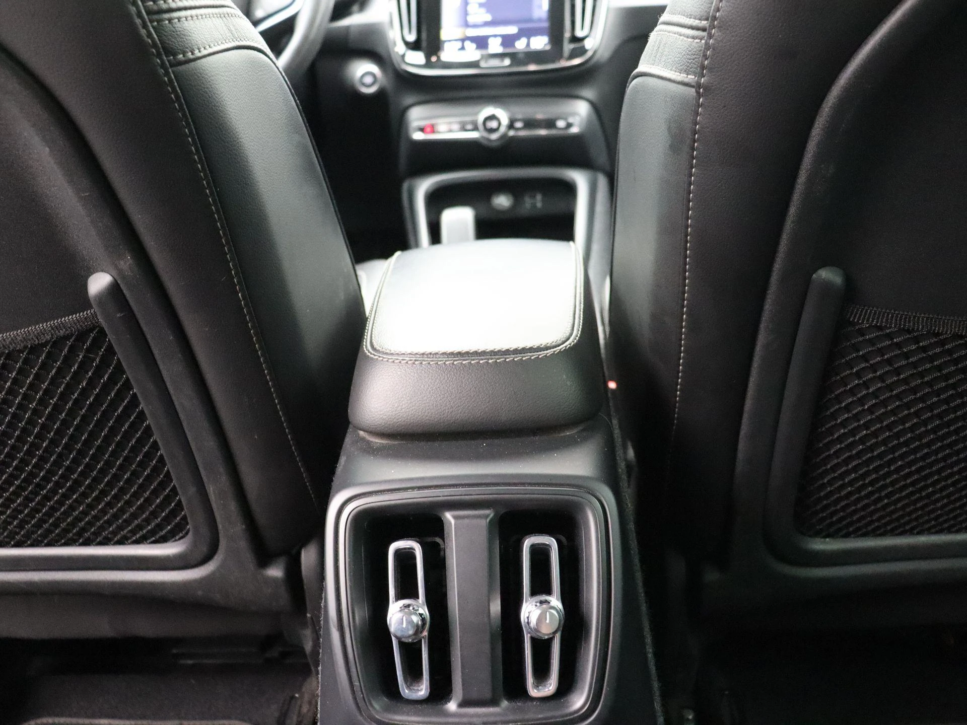 Volvo-XC40-image-16