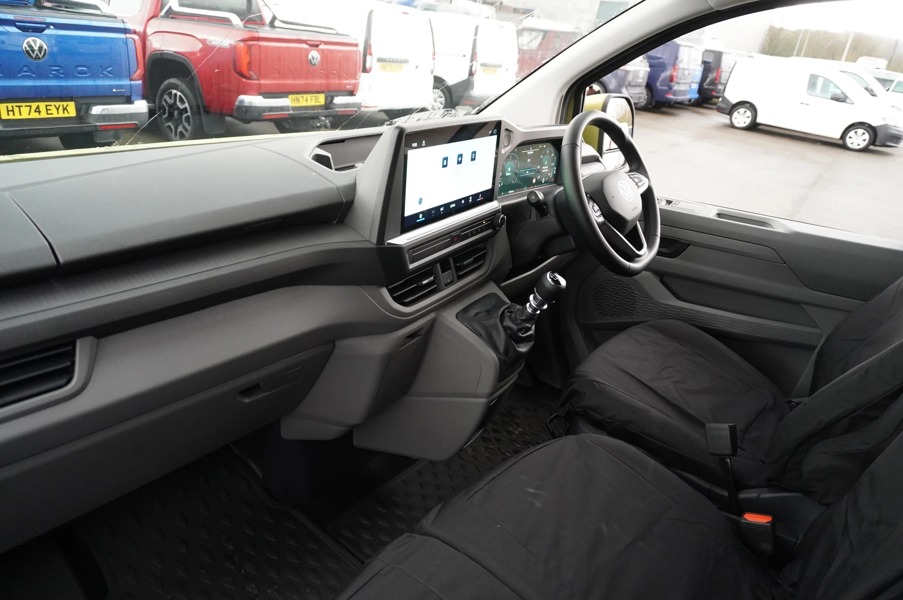 Volkswagen-Transporter-image-1