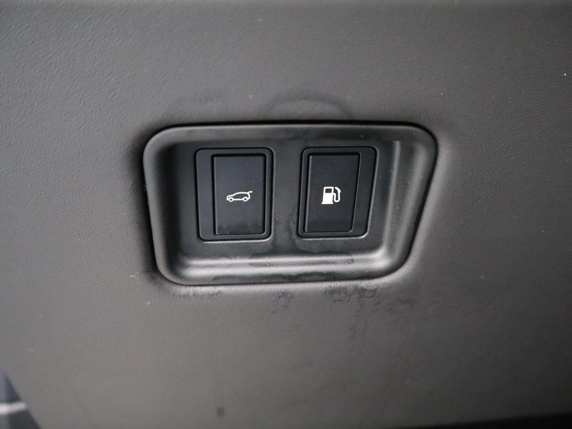 Land Rover-Range Rover-image-24