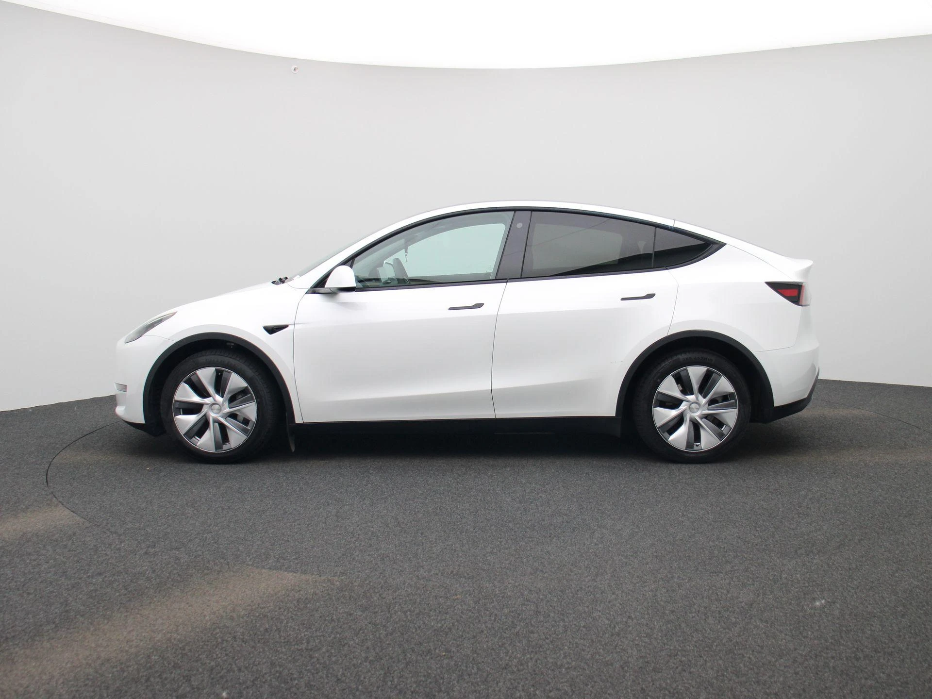 Tesla Model Y Long Range Dual Motor AWD