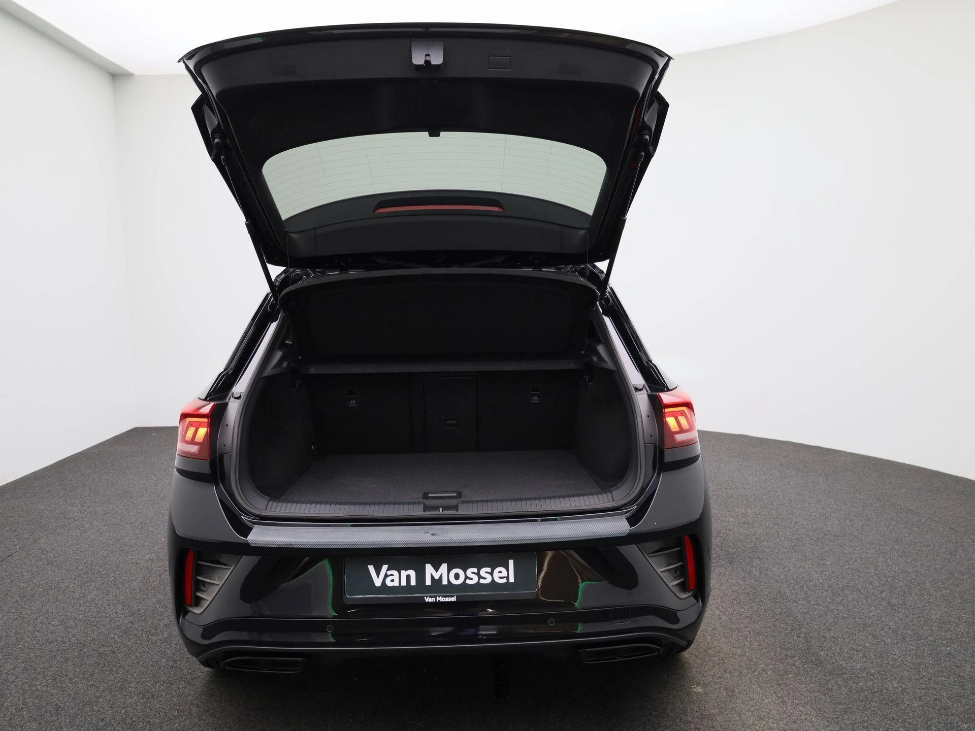 Volkswagen-T-Roc-image-12