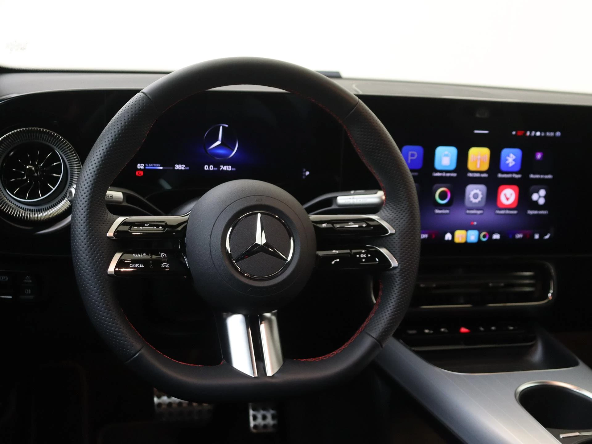 Mercedes-Benz-CLA-image-10