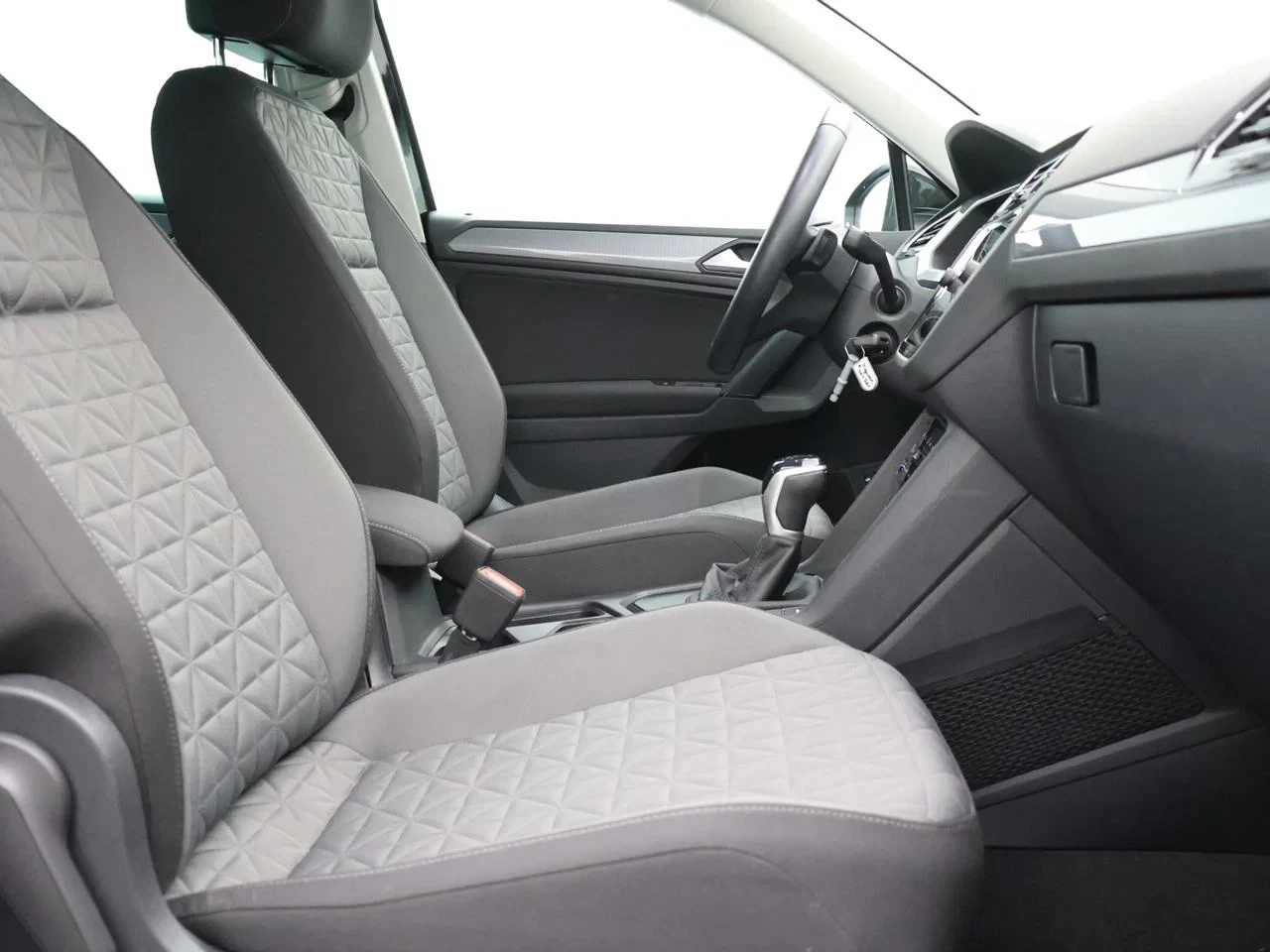 Volkswagen-Tiguan-image-2