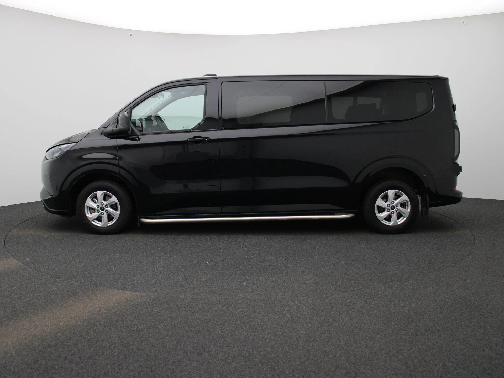Ford-Transit Custom-image-3