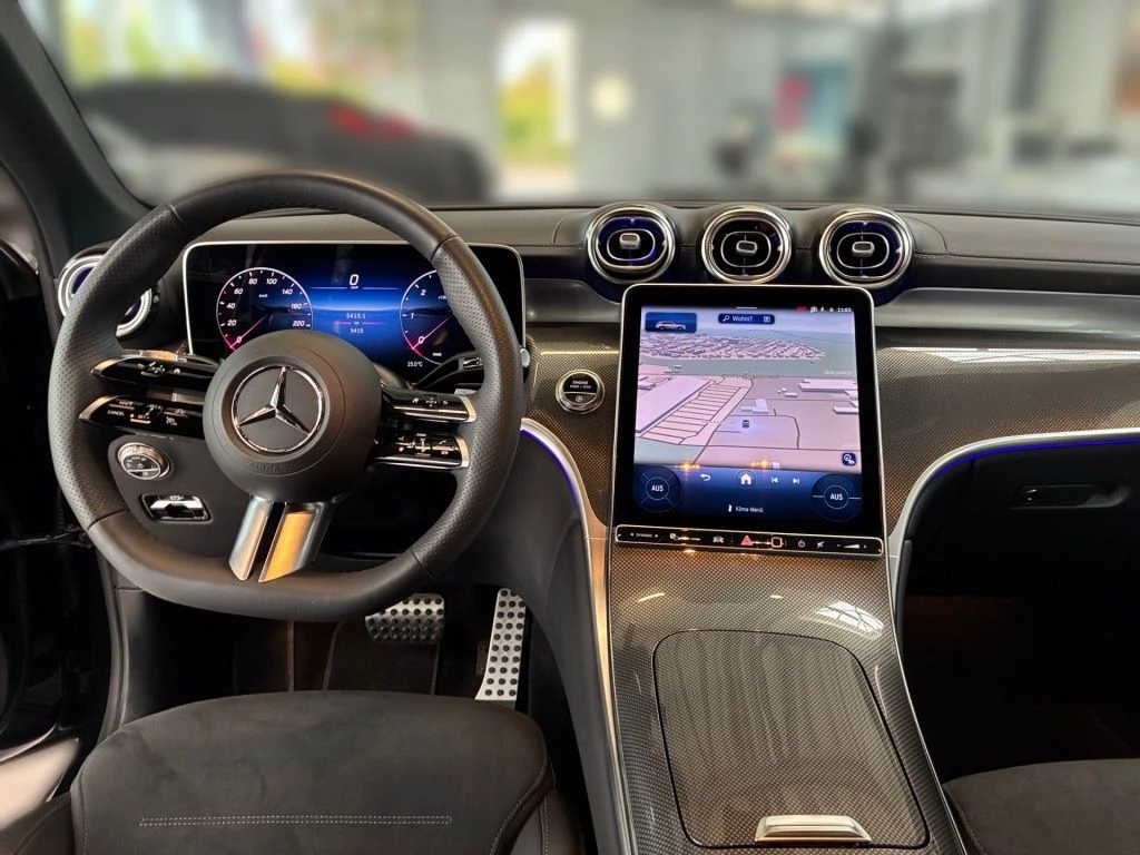 Mercedes-Benz-GLC 300 d-image-10